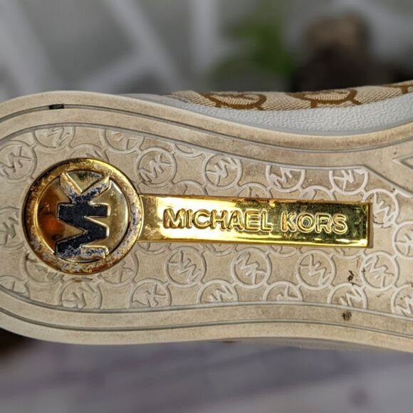 Michael Kors Monogram Jacquard Signature Sneakers - Picture 9 of 12